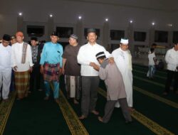 Tarawih Perdana, Walikota Batam Raih Keberkahan di Bulan Ramadhan