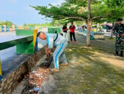 Kegiatan Gotong Royong Polres Bangka Barat Bersama Masyarakat Dalam Memelihara Keasriaan Lingkungan di Kampung Iklim