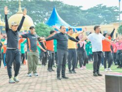 Jelang HUT ke-77 Bhayangkara, Bupati Zahir Ikuti Olahraga Bersama dan Fun Games