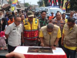 Akhirnya Pembangunan Jembatan Cicewol Selesai Dan Langsung Di Resmikan Oleh Bupati Dan Beberapa Kadis Terkait Pemerintah Kab Sukabumi