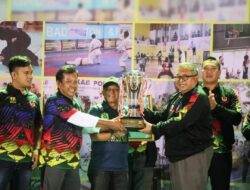 Dalam Rangka Akhir Porkab Sukabumi 2024 Bupati Berikan Penghargaan Berupa Emas Perak Dan Piala