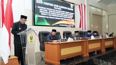 Rapat Paripurna DPRD Kabupaten Sukabumi Penyampain Tanggapan Bupati Ke Fraksi-Fraksi Tentang Perubahan Nomenklatur BPR Sukabumi Menjadi PT. BANK Perekonomian Rakyat Sukabumi