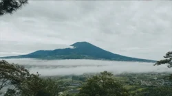 Camping Seru dengan view Gunung gede Sukabumi , Berselimut kabut di Bukit Sabak