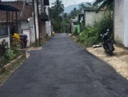 Dinas Perkim Realisasikan Pembangunan Jalang Lingkungan di desa Mekarsari