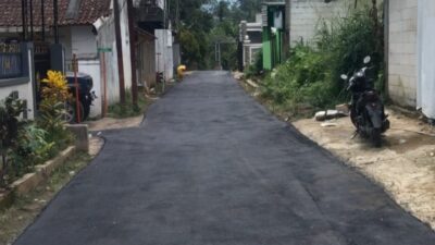 Dinas Perkim Realisasikan Pembangunan Jalang Lingkungan di desa Mekarsari