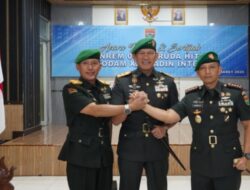 Pimpinan Korem 043/Gatam Di Ganti, Tongkat Komando Diserahterimakan