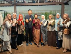 Dari Benang Emas Hingga Harapan Baru,, Asri Tapis Bawa Warisan Lampung Bersinar Di Ajang Persit Bisa Dua