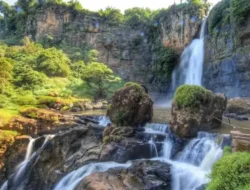 Nikmati Air Terjun Curug Cimarinjung Geopark Ciletuh Sukabumi, Pemandangan Bagaikan Di Negri Dongeng