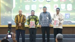 Pemda Sukabumi Berhasil Raih Penghargaan WTP Ke 12 Dari BPK RI Ketua DPRD Bersama Bupati Terima LHP BPK