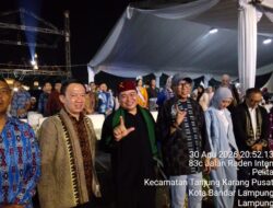 KETUA UMUM PENDEKAR BANTEN SILAT DAN SENI DEBUS SUROSOWAN LAMPUNG HADIRI MALAM KEMILAU FEST KRAKATAU KE-35 DAN PENUTUPAN OLEH GUBERNUR LAMPUNG